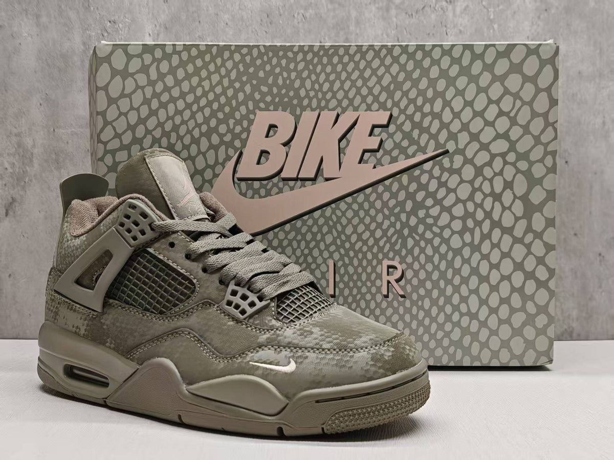 Air Jordan 4 Retro "Military Black"