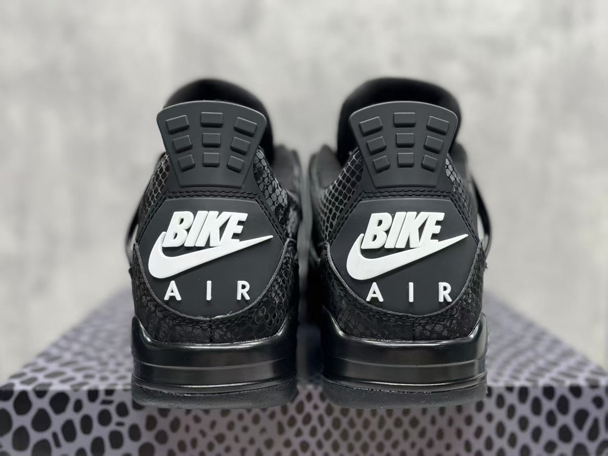 Air Jordan 4 Retro 2025 "Black Cat"