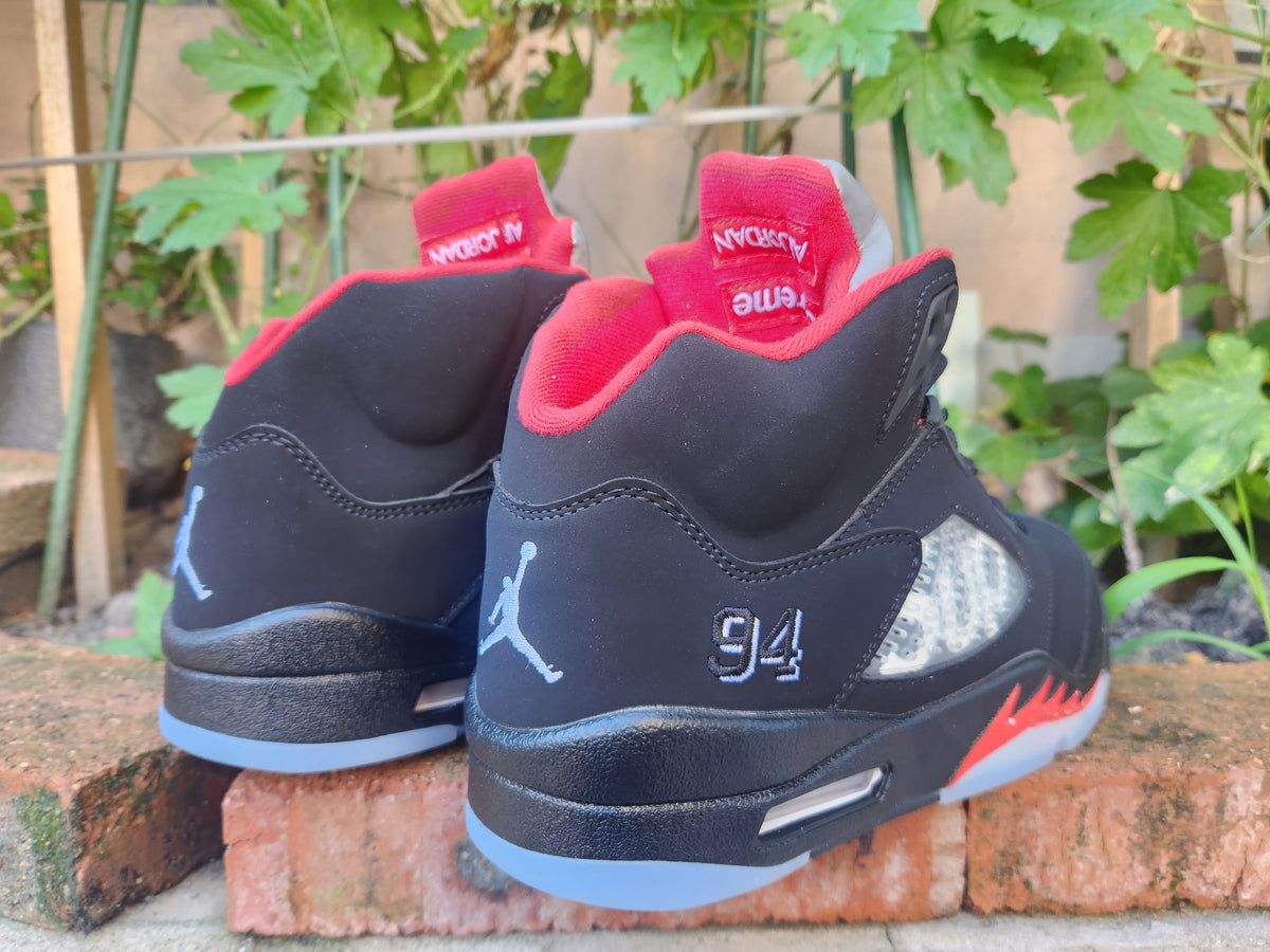 Air Jordan 5 Retro Supreme 'Black' (2015)
