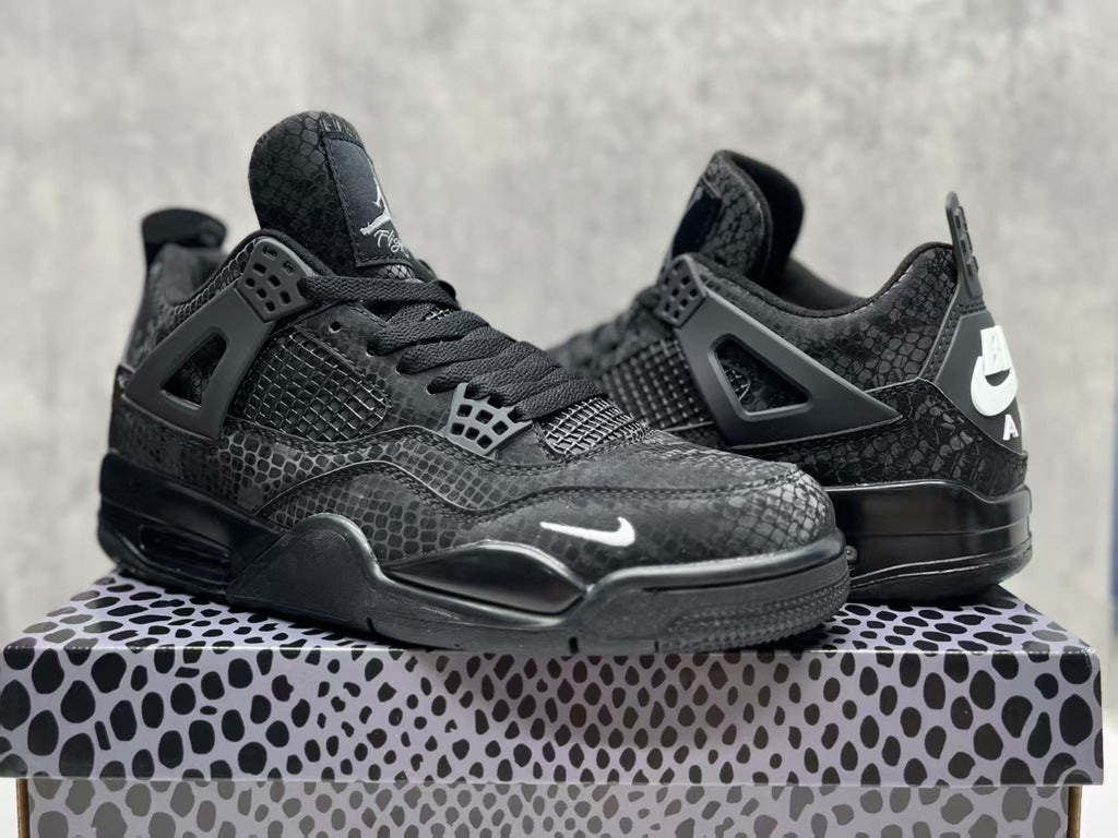 Air Jordan 4 Retro 2025 "Black Cat"