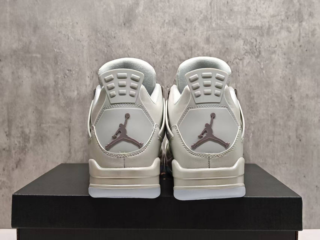 Air Jordan 4 Retro 'Frozen Moments'