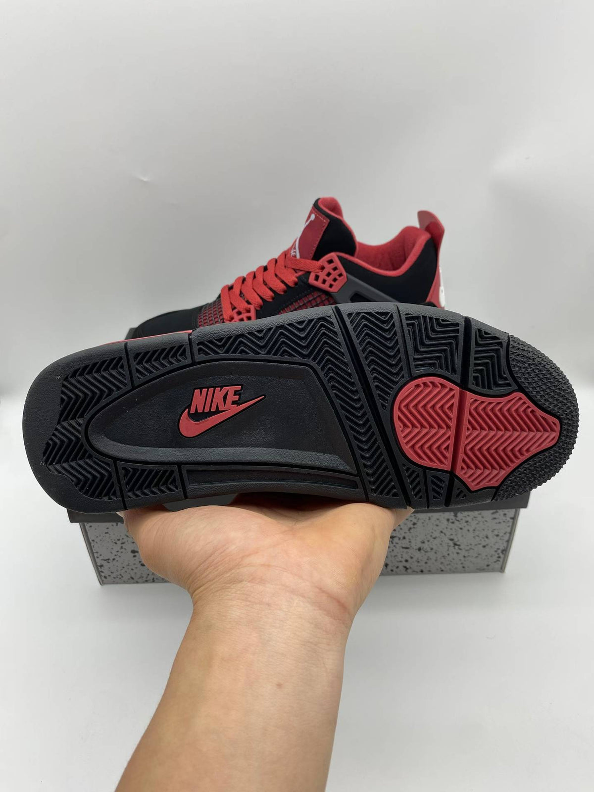 Air Jordan 4 Retro "Red Thunder"