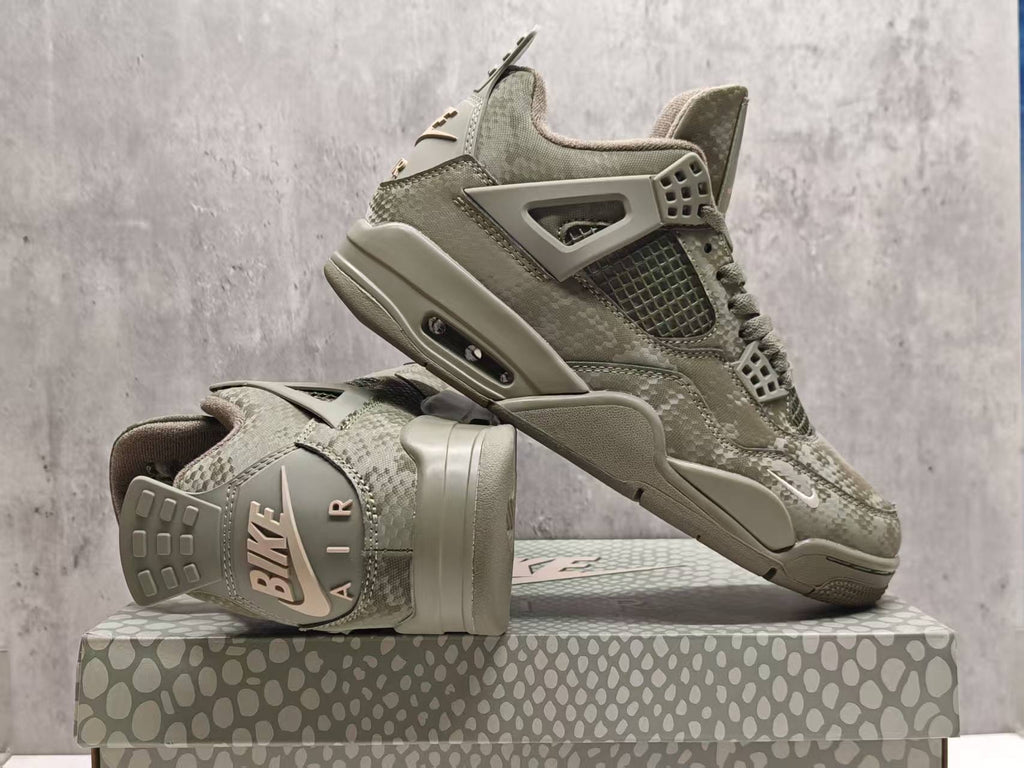 Air Jordan 4 Retro "Military Black"