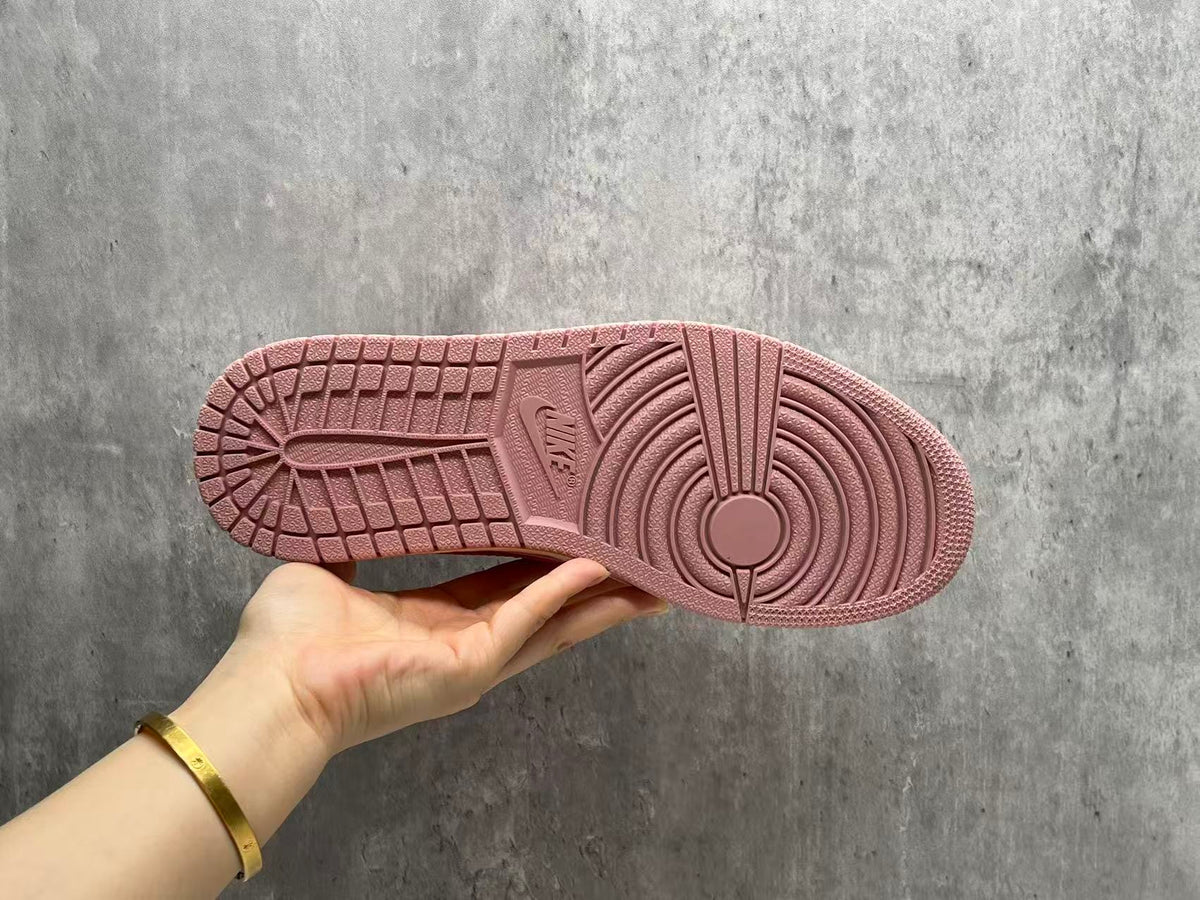 Travis Scott x Air Jordan 1 Low OG "Shy Pink/Red"